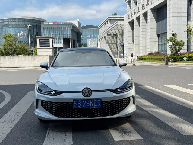 Volkswagen Lamando — Фото автомобиля 2