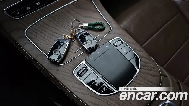 Mercedes-Benz E-Class — Фото автомобиля 6