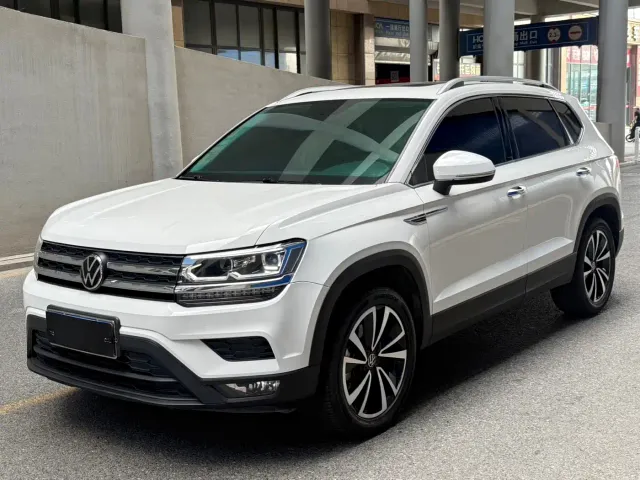 Фотография автомобиля — Volkswagen Tharu