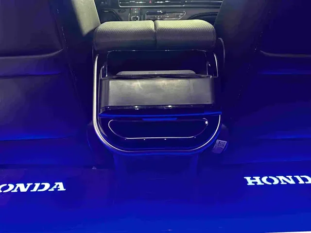 Honda Elysion — Фото автомобиля 23