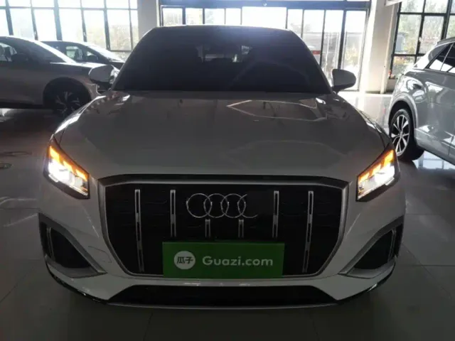 Audi Q2L — Фото автомобиля 2