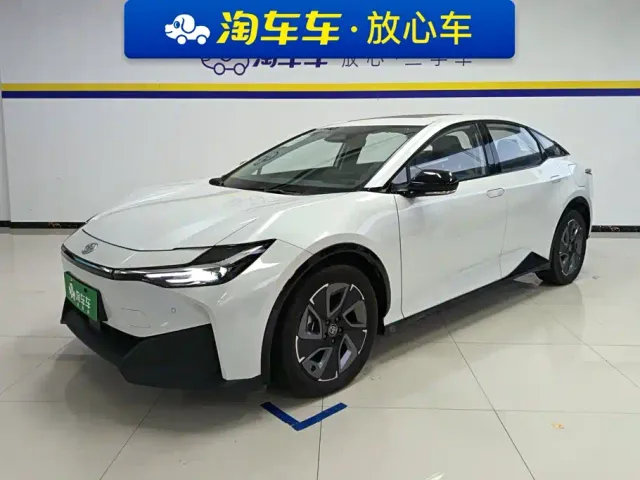 Фотография автомобиля — Toyota bZ3