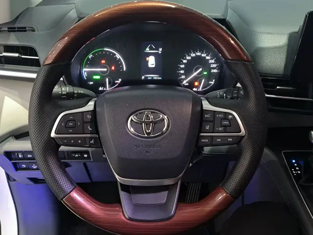 Toyota Granvia — Фото автомобиля 7