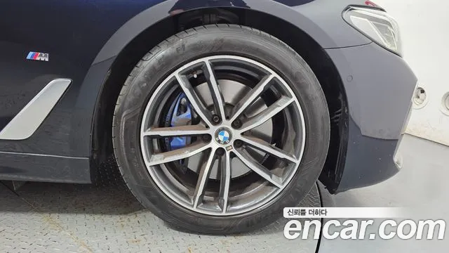 BMW 5 Series G30 — Фото автомобиля 6