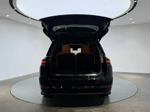 Li Auto Li Xiang L9 2023 Model Pro — Фото автомобиля 9