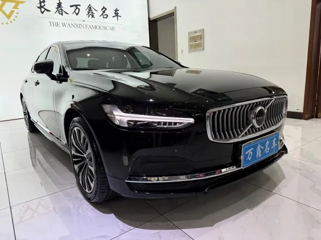 Volvo S90 — Фото автомобиля 3