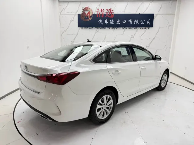 Changan Eado — Фото автомобиля 5