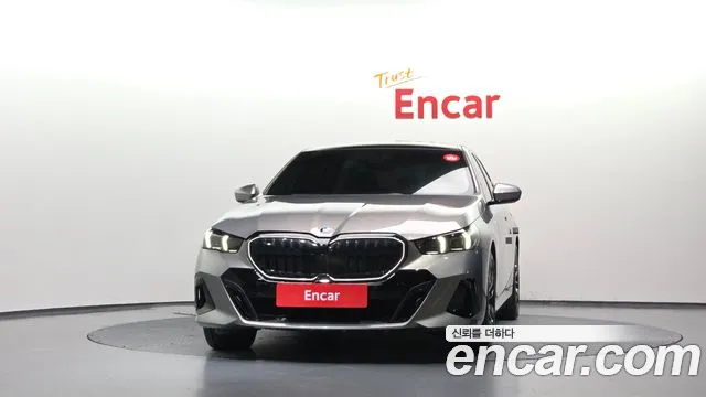 BMW 5 Series G60 — Фото автомобиля 3