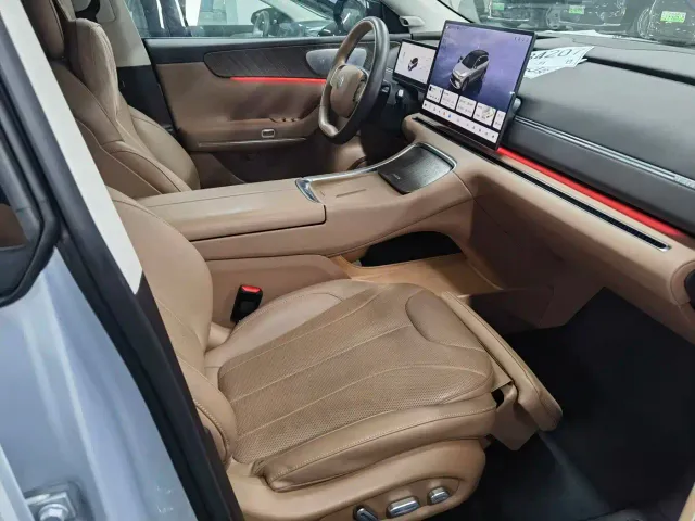Leapmotor C11 — Фото автомобиля 7