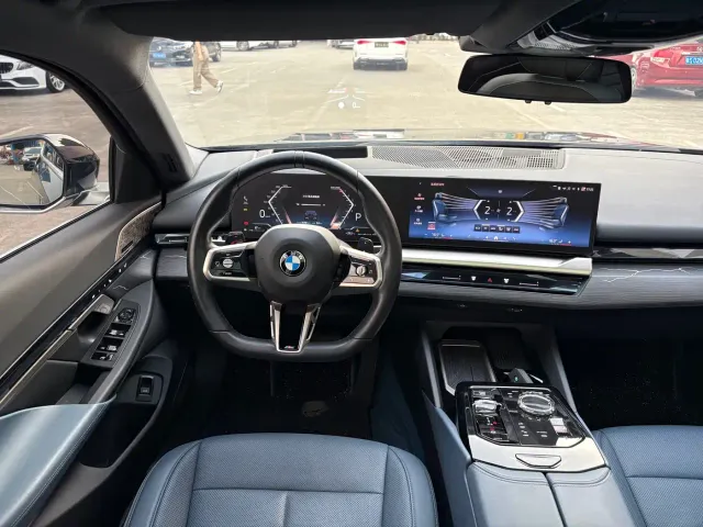 BMW 5 Series — Фото автомобиля 7