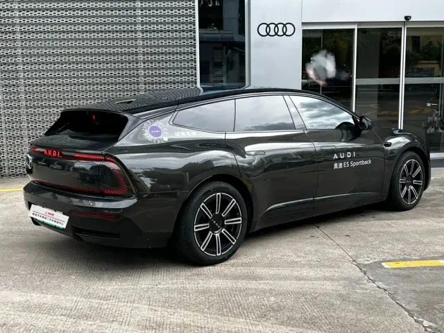 Audi E5 Sportback — Фото автомобиля 4