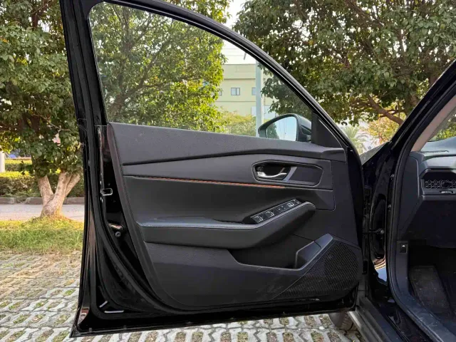 Honda Accord — Фото автомобиля 12