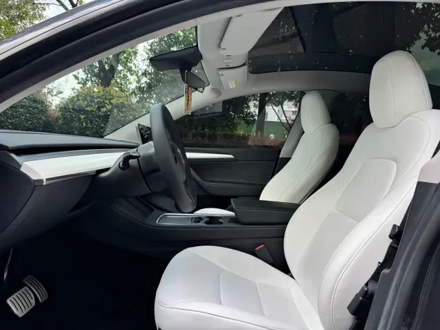 Tesla Model Y — Фото автомобиля 7