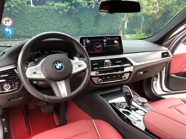 BMW 5 Series — Фото автомобиля 16