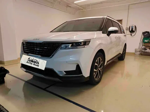 Фотография автомобиля — Kia Carnival