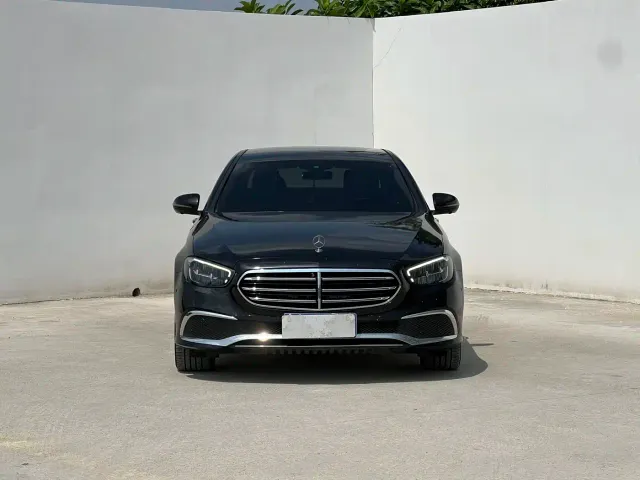 Mercedes-Benz E-Class — Фото автомобиля 2