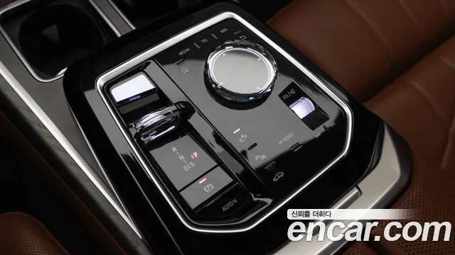 BMW 7 Series G70 — Фото автомобиля 9