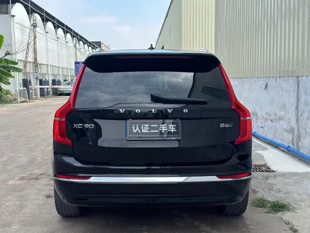 Volvo XC90 — Фото автомобиля 14