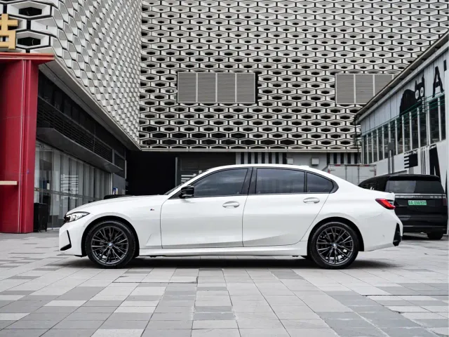 BMW 3 Series — Фото автомобиля 3