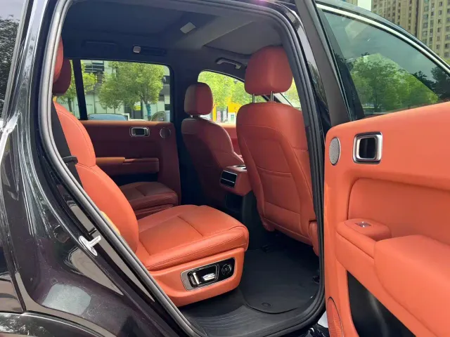 Li Auto L8 — Фото автомобиля 5