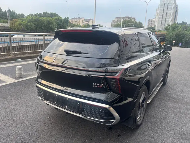 Hongqi HS3 — Фото автомобиля 5