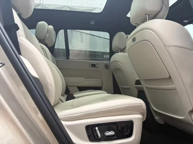 Li Auto L8 — Фото автомобиля 6