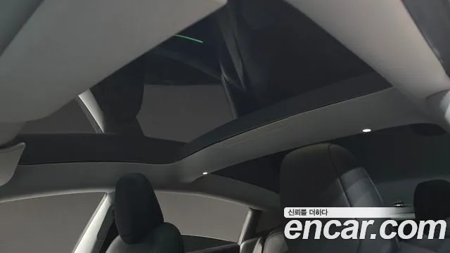 Tesla Model 3 — Фото автомобиля 29