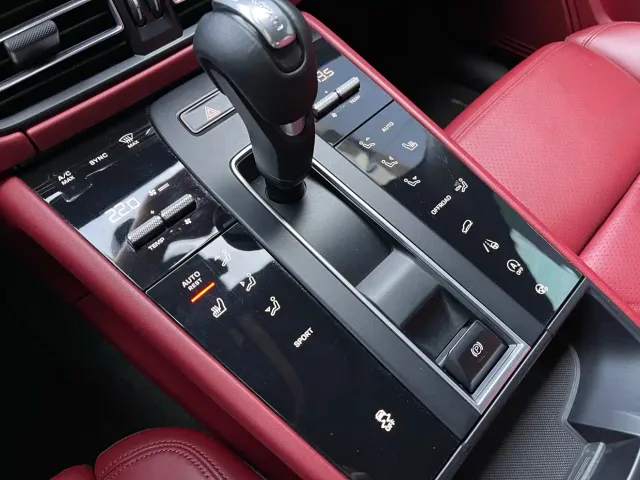 Porsche Macan — Фото автомобиля 12