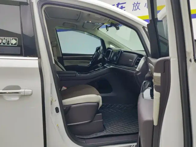 GAC Trumpchi M8 — Фото автомобиля 8