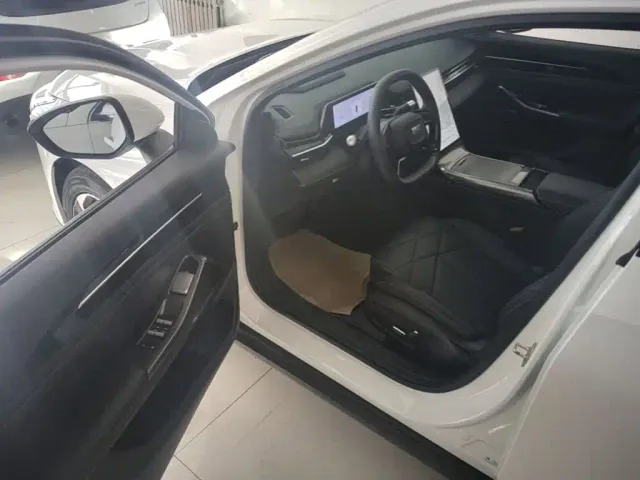 Geely Galaxy L6 — Фото автомобиля 15