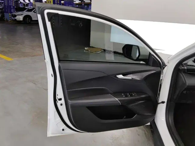 Changan Eado — Фото автомобиля 7