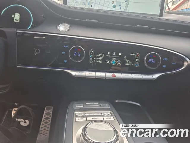 Genesis GV70 — Фото автомобиля 9