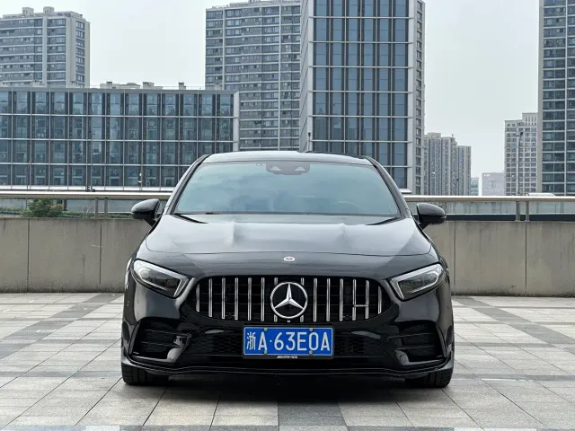 Mercedes-Benz Mercedes-Benz A-Class AMG 2022 AMG A 35 L 4MATIC — Фото автомобиля 2