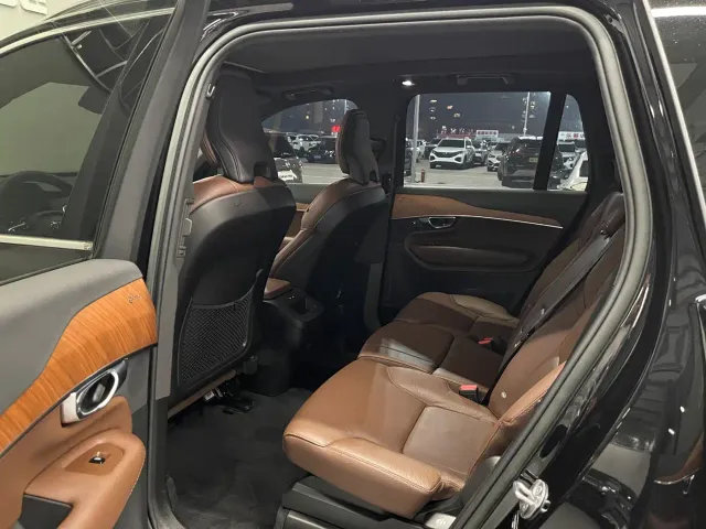 Volvo XC90 — Фото автомобиля 19