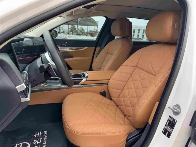 BMW 7 Series — Фото автомобиля 5