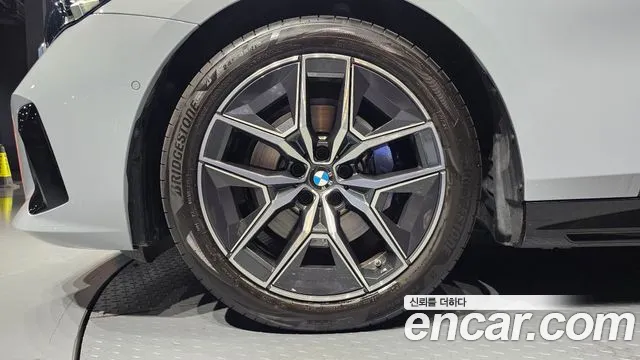 BMW 5-Series — Фото автомобиля 5