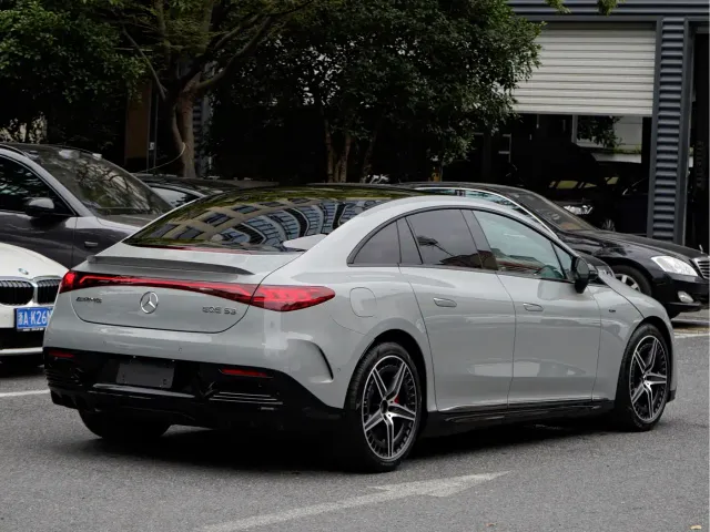 Mercedes-Benz EQE AMG — Фото автомобиля 5
