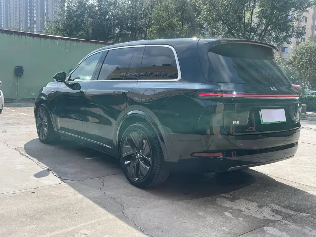Li Auto L9 — Фото автомобиля 6