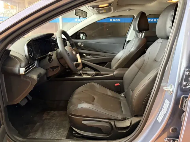 Hyundai Elantra — Фото автомобиля 7