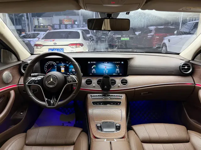 Mercedes-Benz E-Class — Фото автомобиля 7