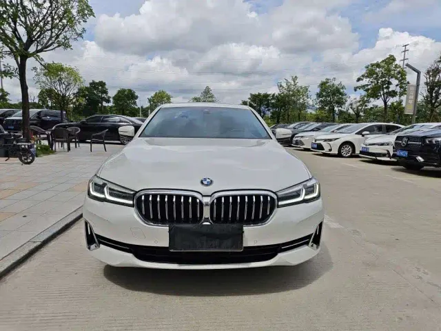 BMW 5 Series — Фото автомобиля 2