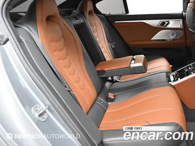 BMW 8-Series — Фото автомобиля 12