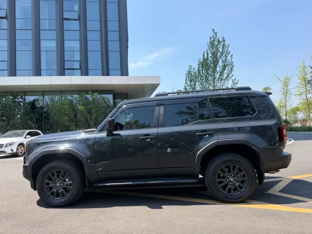 Toyota Prado — Фото автомобиля 8