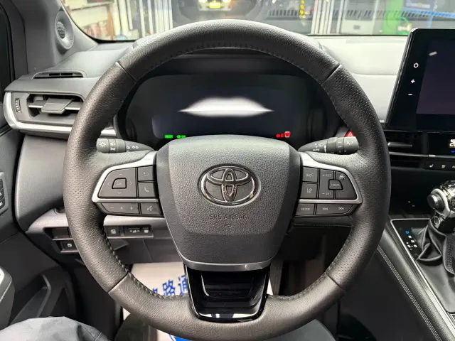 Toyota Granvia — Фото автомобиля 8