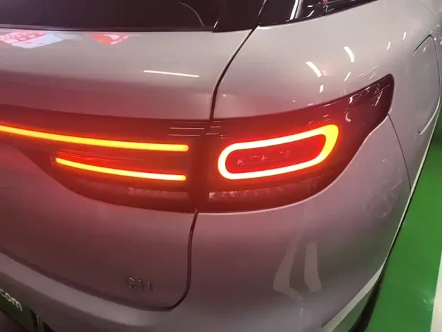 Leapmotor C11 — Фото автомобиля 7