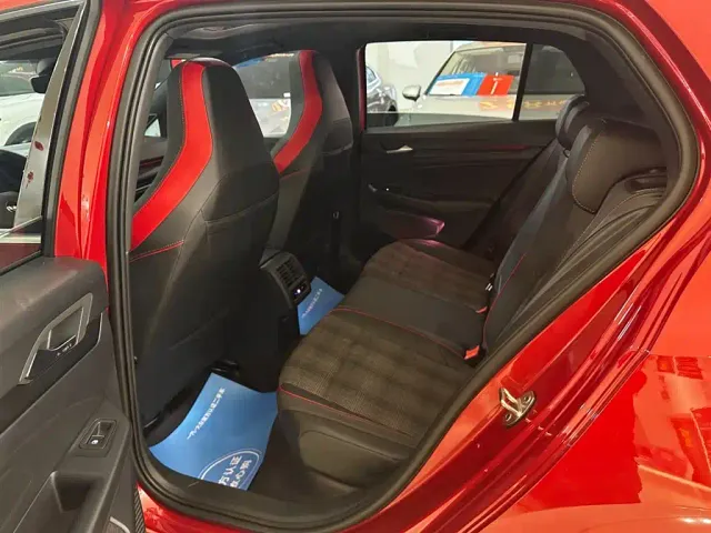 Volkswagen Golf GTI — Фото автомобиля 28
