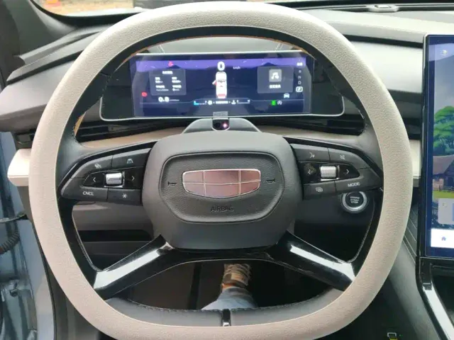 Geely Boyue — Фото автомобиля 15