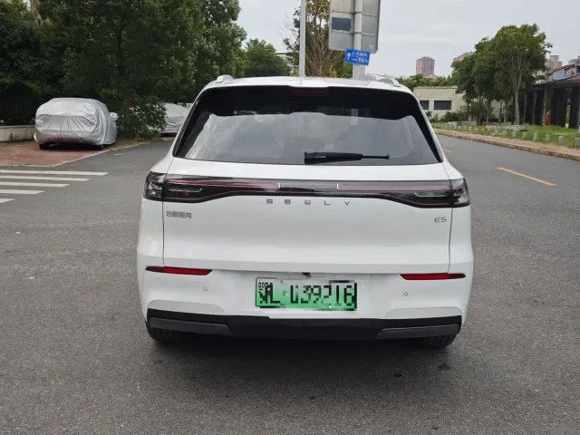 Geely Galaxy E5 — Фото автомобиля 11