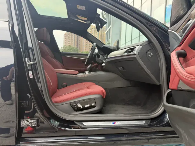 BMW 5 Series — Фото автомобиля 16