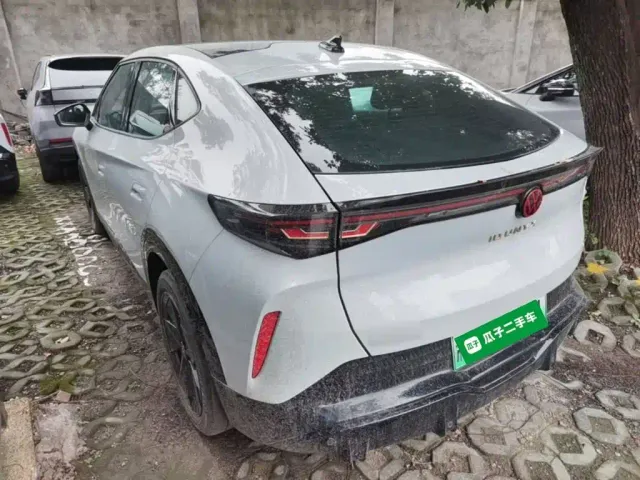 Volkswagen ID. Unyx 06 — Фото автомобиля 4